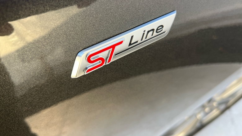 Ford Focus 1.0 EcoBoost Hybrid mHEV 155 ST-Line 5dr Auto Petrol Hatchback